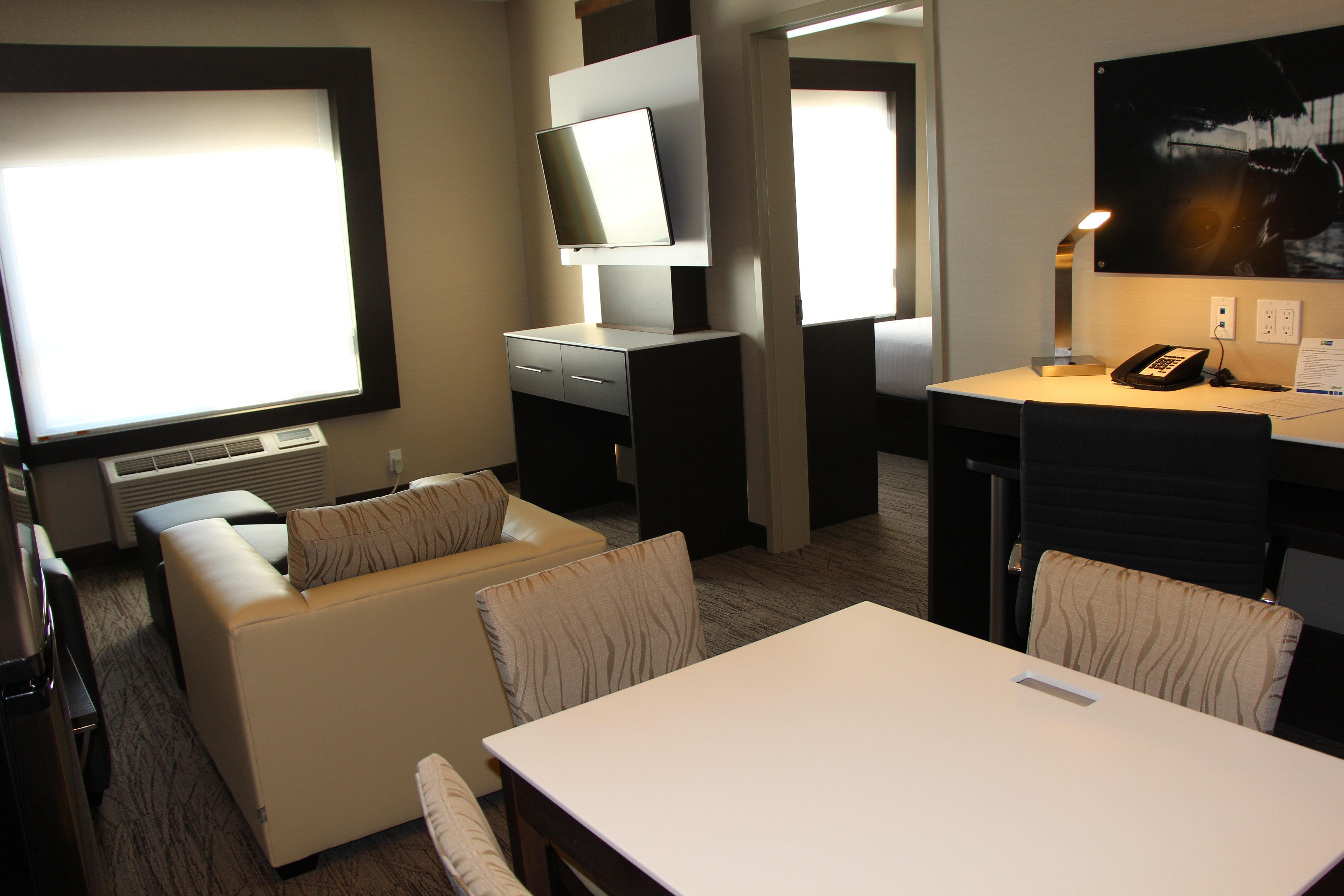 Holiday Inn Express & Suites Cold Lake By Ihg Extérieur photo
