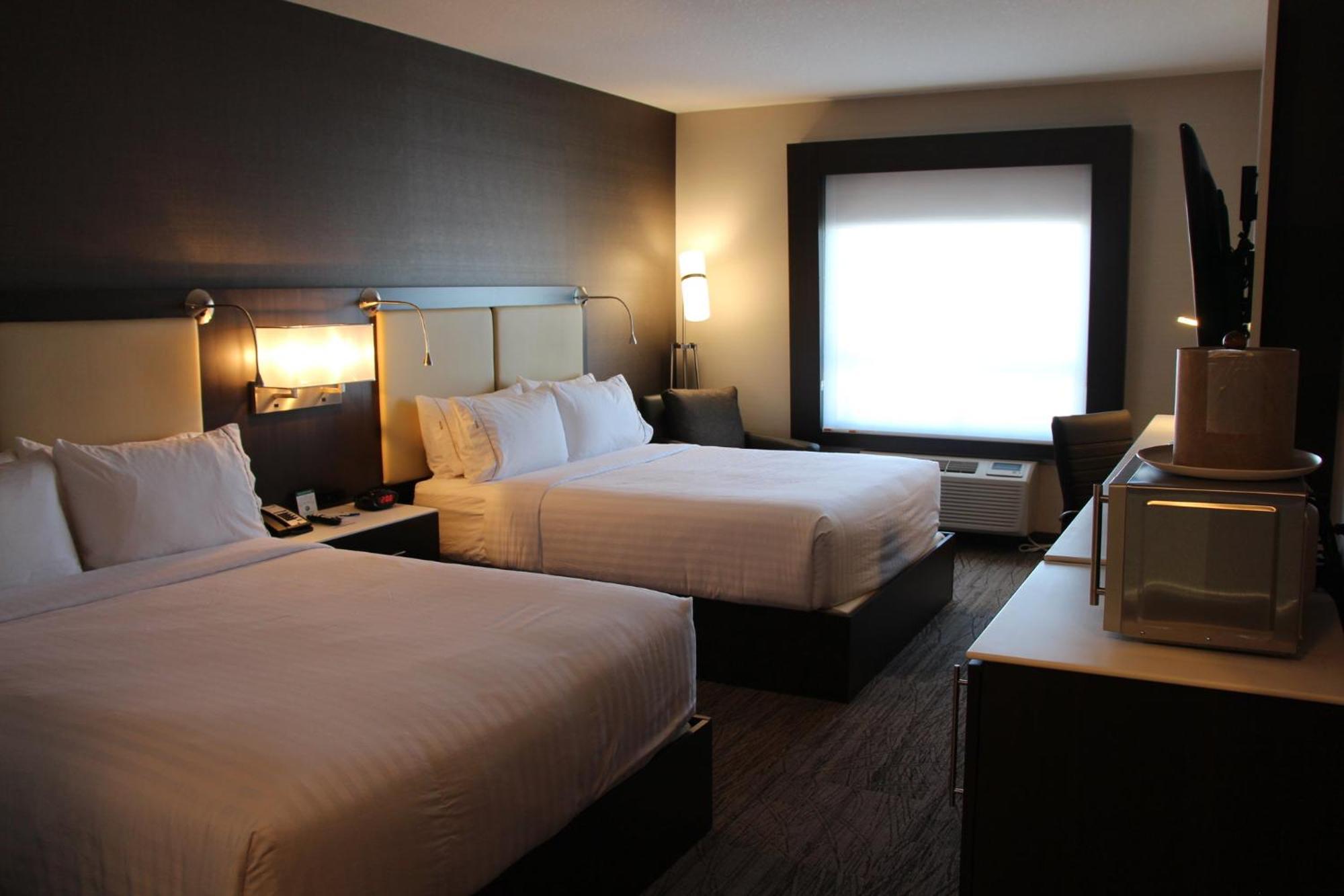 Holiday Inn Express & Suites Cold Lake By Ihg Extérieur photo