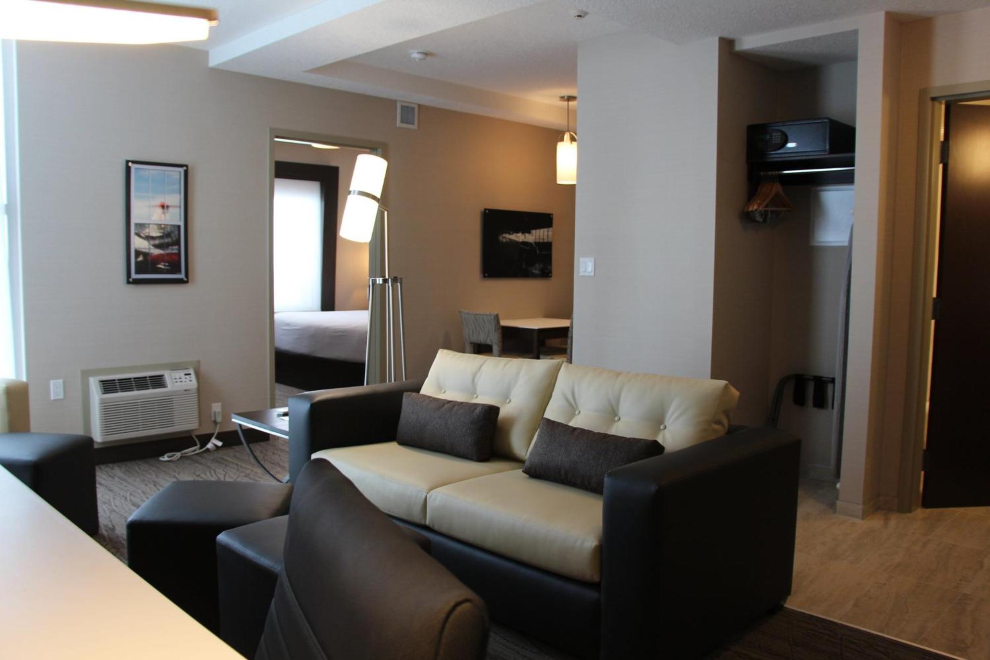 Holiday Inn Express & Suites Cold Lake By Ihg Extérieur photo