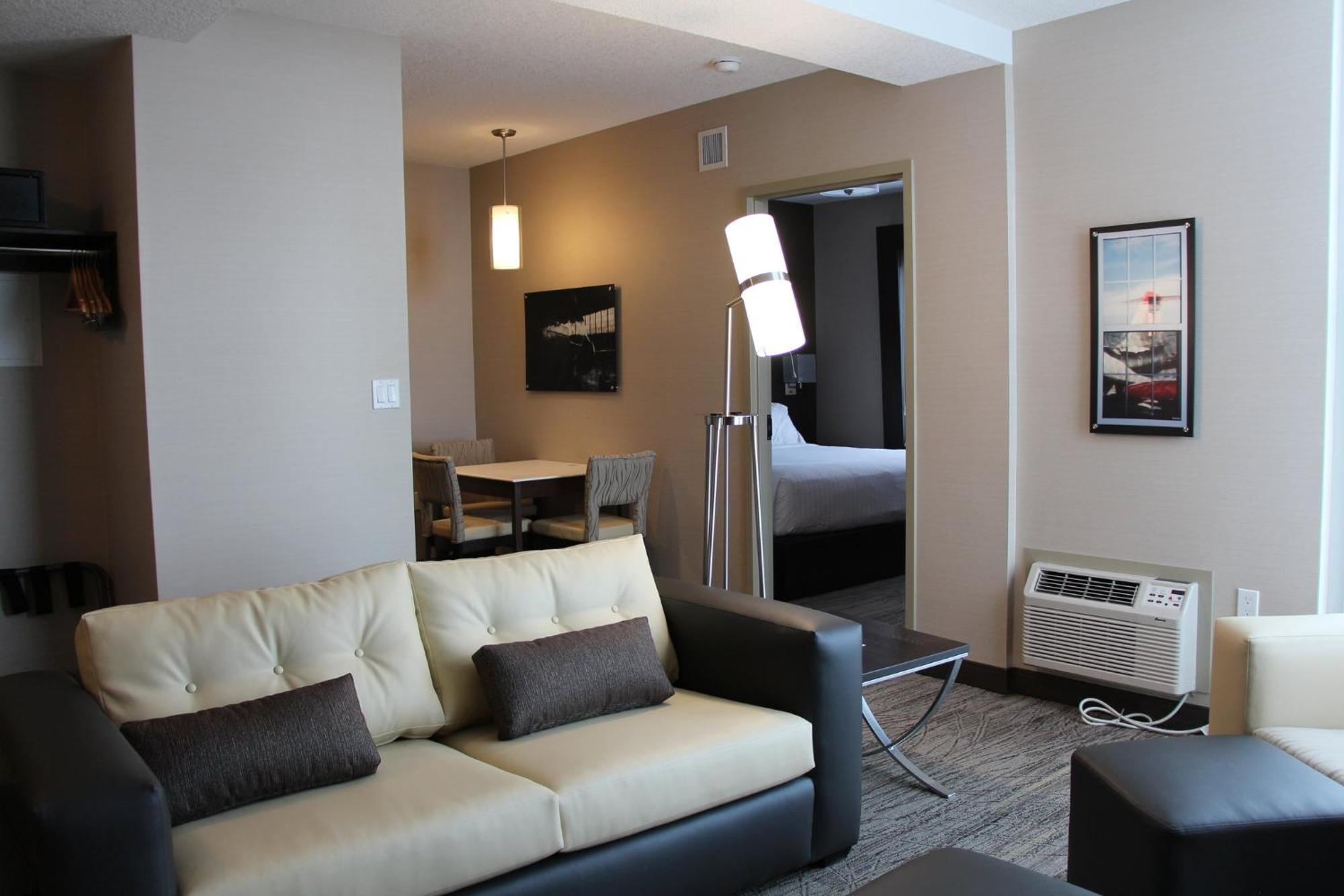 Holiday Inn Express & Suites Cold Lake By Ihg Extérieur photo
