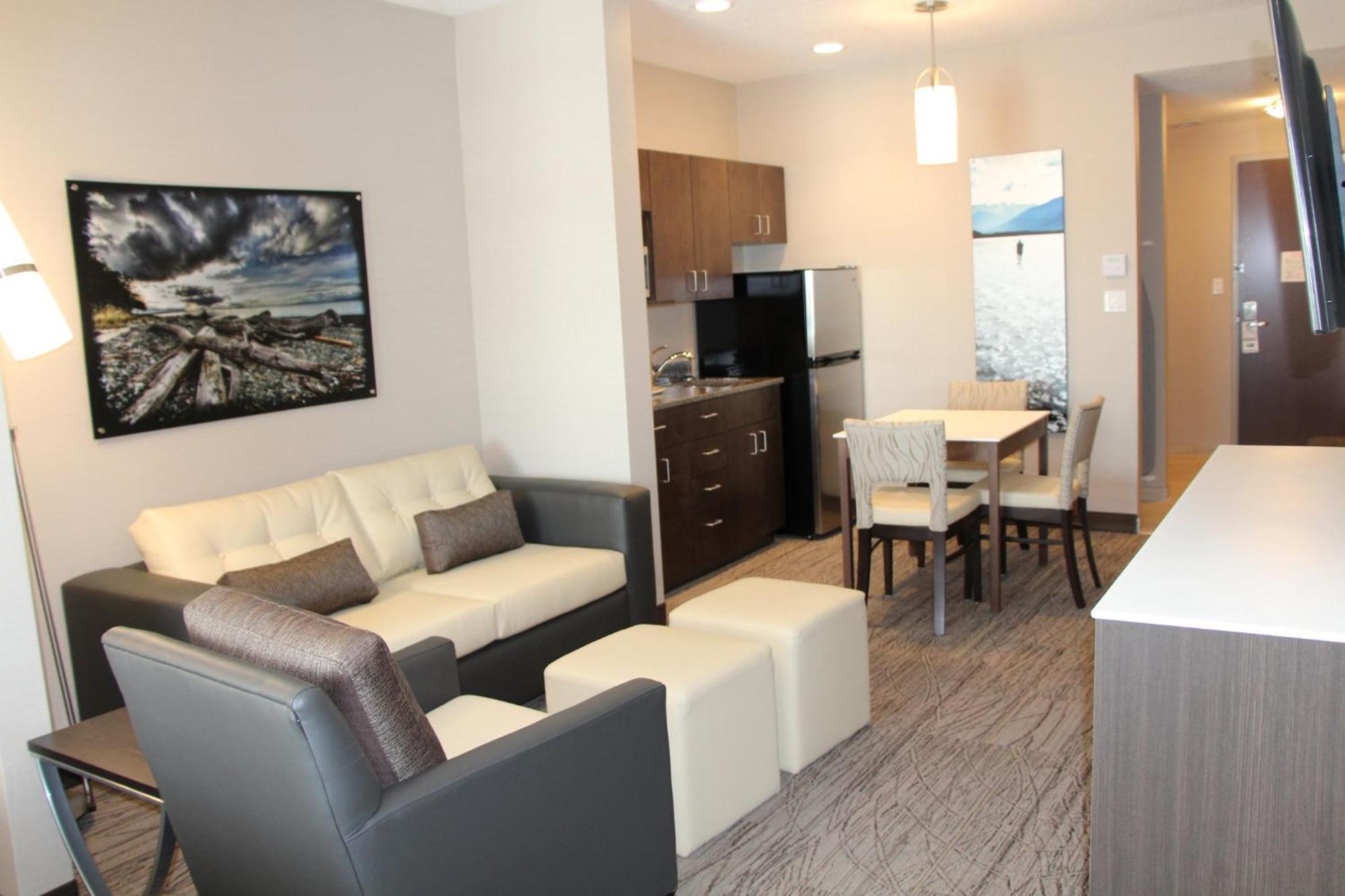 Holiday Inn Express & Suites Cold Lake By Ihg Extérieur photo